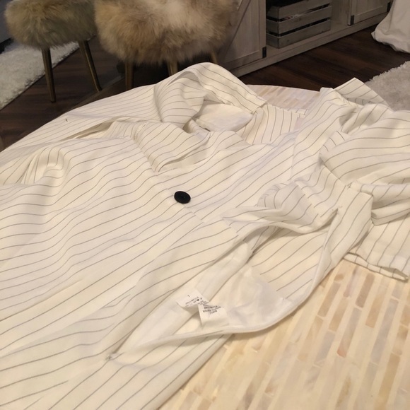 🌟 Pinstripe Romper Suit 🌟 - Picture 5 of 7